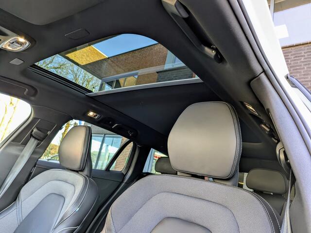 Volvo V60 2.0 T8 Recharge AWD R-Design, Four-C,Pano,HarmanKardon, Adaptive cruise,HUD.