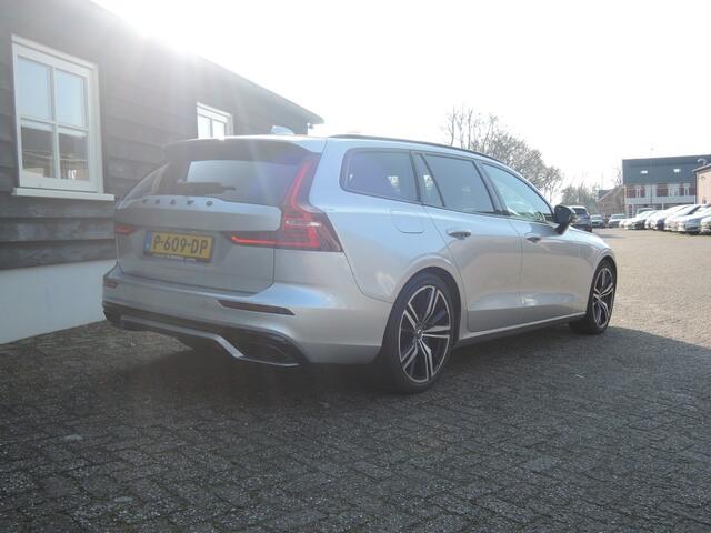 Volvo V60 2.0 B4 R-DESIGN