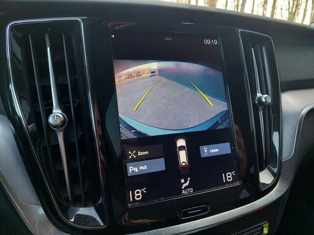 Volvo V60 2.0 D3 AUTOMAAT Momentum 1e EIGENAAR CAMERA LEER NAVI CRUISE ECC