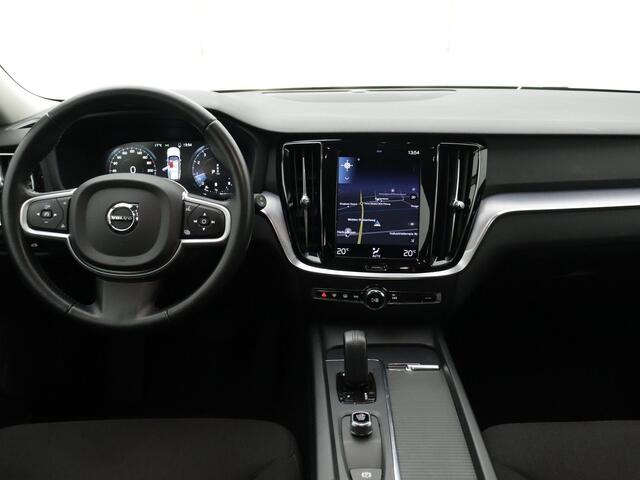 Volvo V60 2.0 B3 Momentum Advantage | Navigatie | Trekhaak | Camera