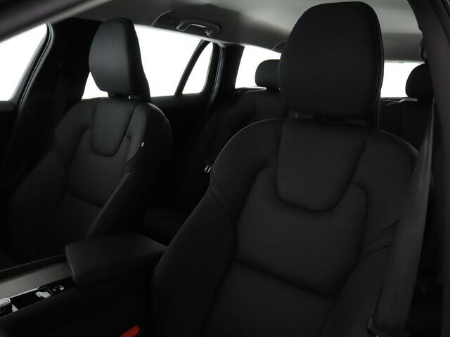 Volvo V60 B4 Plus Dark ACC Park.Camera Trekhaak Automaat