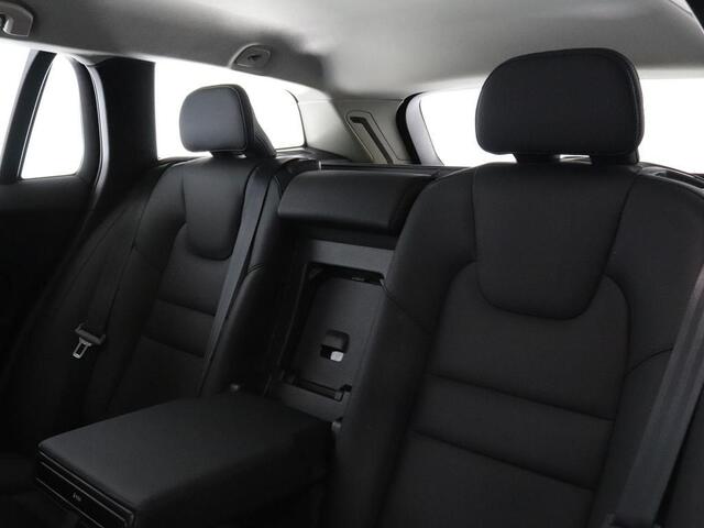 Volvo V60 B4 Plus Dark ACC Park.Camera Trekhaak Automaat