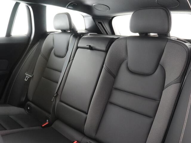Volvo V60 B4 197 PK Plus Dark Harman/Kardon Standkachel