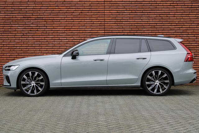 Volvo V60 B4 AUT7 197PK Plus Dark | Panoramisch Schuif-/Kanteldak | Harman/Kardon Premium Geluidssysteem | elektrisch verstelbare stoelen met Geheugenfunctie | Verwarmbare Voor- en Achterstoelen | Stuurwielverwarming | 20" Lichtmetalen Velgen | Extra Getint Glas | 