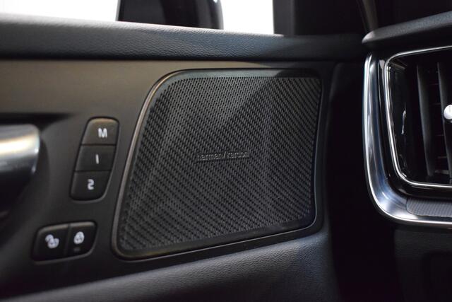 Volvo V60 2.0 T6 340pk AUT8 Twin Engine AWD R-Design Harman Kardon/ Stoelverw/ Donker glas/ Apple carplay