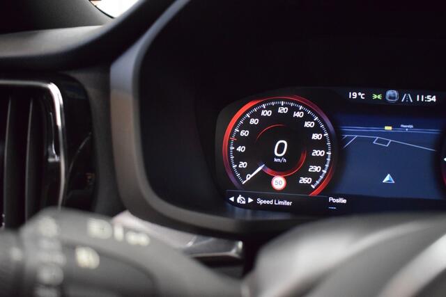 Volvo V60 2.0 T6 340pk AUT8 Twin Engine AWD R-Design Harman Kardon/ Stoelverw/ Donker glas/ Apple carplay