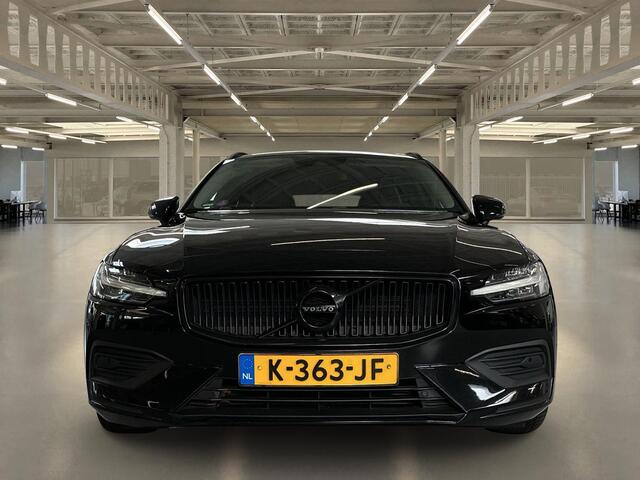 Volvo V60 2.0 B3 Momentum PDC voor+achter, trekhaak, camera achter, navigatie...