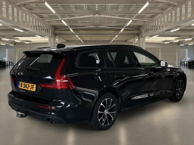 Volvo V60 2.0 B3 Momentum PDC voor+achter, trekhaak, camera achter, navigatie...
