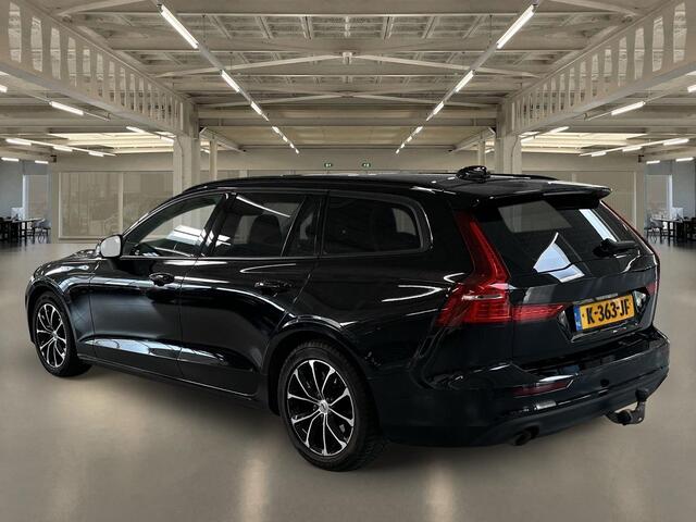 Volvo V60 2.0 B3 Momentum PDC voor+achter, trekhaak, camera achter, navigatie...