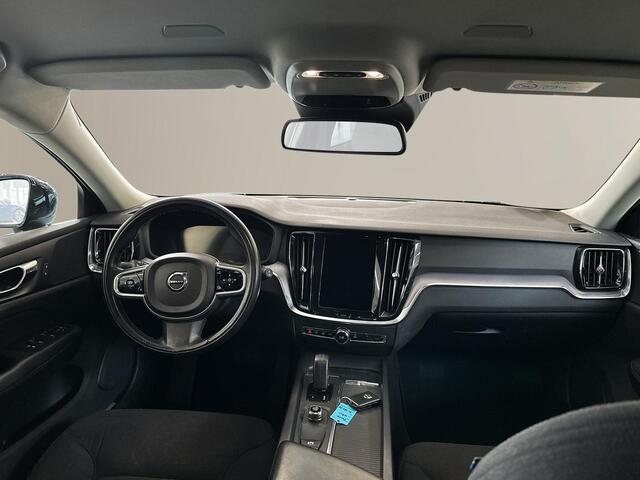 Volvo V60 2.0 B3 Momentum PDC voor+achter, trekhaak, camera achter, navigatie...