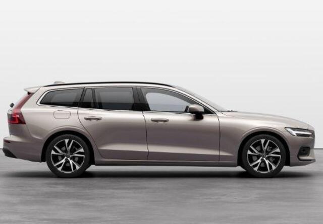 Volvo V60 2.0 B4 Core | Trekhaak | Camera | Navigatie | Adaptive Cruise control