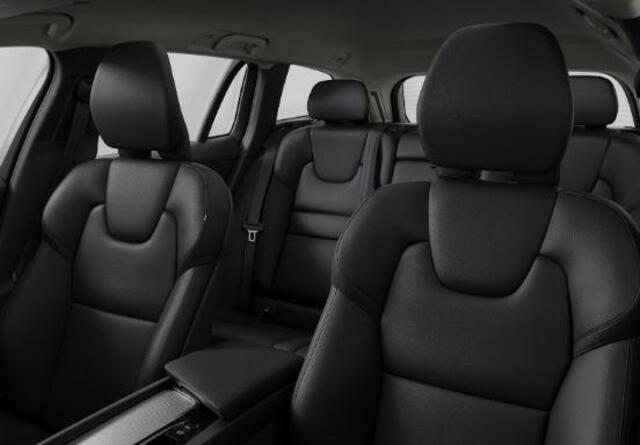 Volvo V60 2.0 B4 Core | Trekhaak | Camera | Navigatie | Adaptive Cruise control