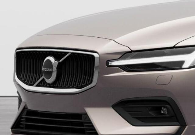 Volvo V60 2.0 B4 Core | Trekhaak | Camera | Navigatie | Adaptive Cruise control