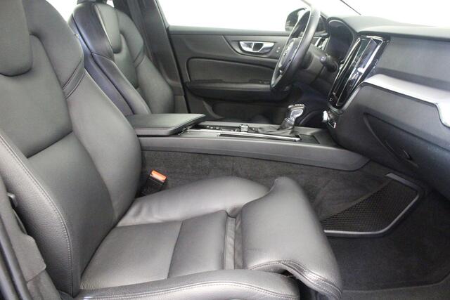 Volvo V60 T4 Momentum Pro | Rijklaarprijs | Trekhaak | Leer |