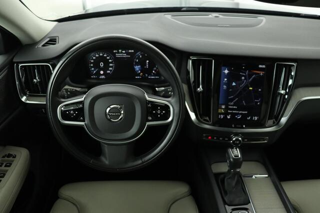 Volvo V60 2.0 T4 Inscription | Trekhaak | Harman/Kardon | Stoel & stuurverwarming | Leder | Standkachel | Camera | Carplay | Full LED | Navigatie | Memory