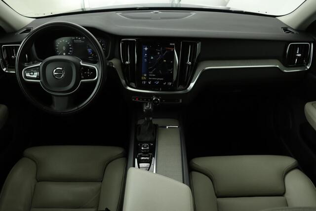 Volvo V60 2.0 T4 Inscription | Trekhaak | Harman/Kardon | Stoel & stuurverwarming | Leder | Standkachel | Camera | Carplay | Full LED | Navigatie | Memory