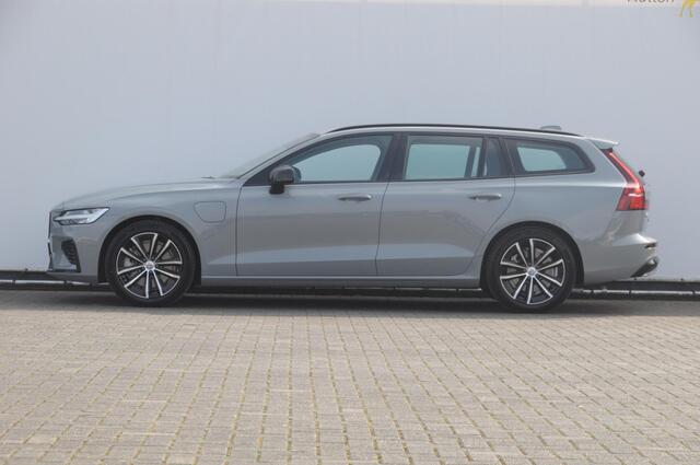 Volvo V60 T6 350PK Automaat Plus Dark / Adaptieve cruise control / Apple carplay / Elektrische stoelen met geheugen / Parkeersensoren met camera / Elektrische achterklep