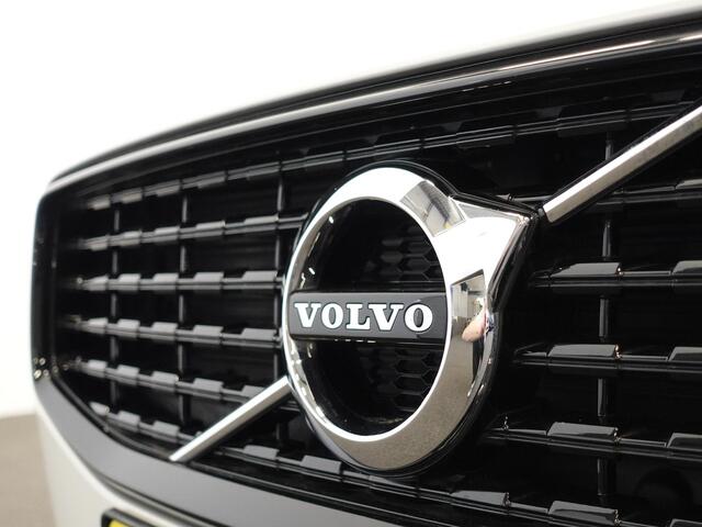 Volvo V60 2.0 T6 Recharge AWD R-Design Panoramadak Navigatie Apple Carplay/Android Auto Camera Parkeersensoren Stoel- en stuurverwarming Cruise Control Blind Spot Assist Virtual Cockpit Climate Control