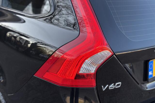 Volvo V60 2.0 T3 Polar+ | Sportleder | PDC V & A | Stoelverwarming