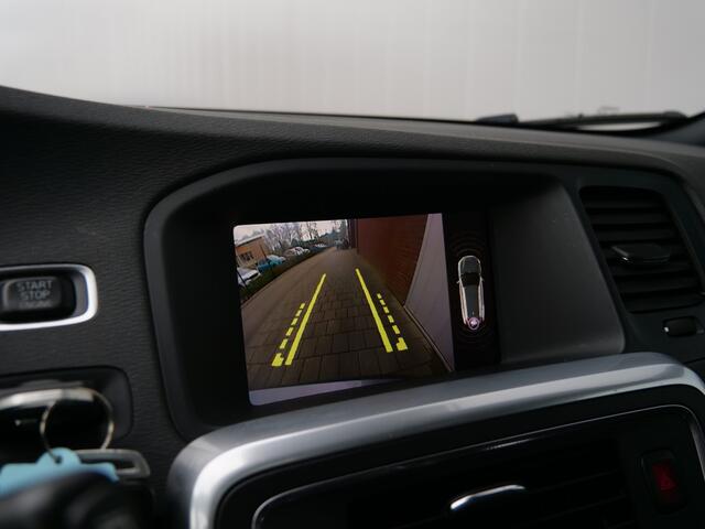 Volvo V60 2.0 T4 190pk Business Sport Automaat Leder / 18 inch / Panoramadak / Navigatie