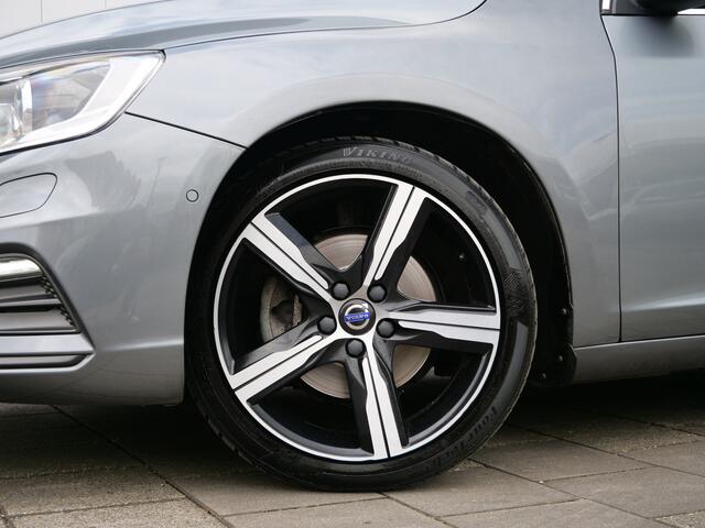 Volvo V60 2.0 T4 190pk Business Sport Automaat Leder / 18 inch / Panoramadak / Navigatie