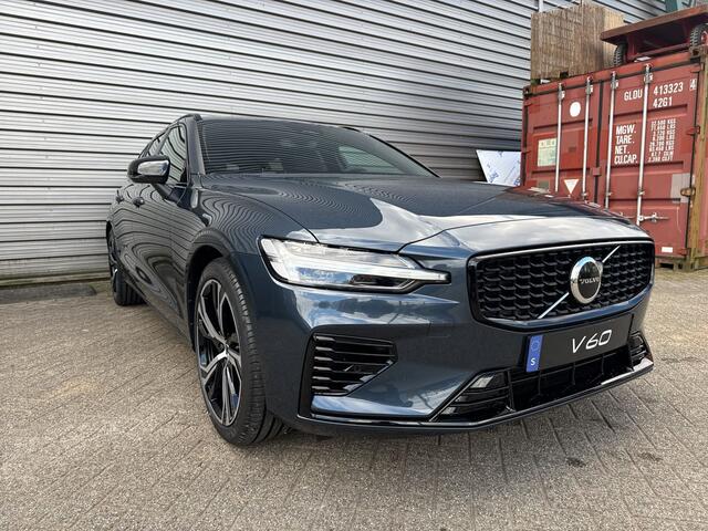 Volvo V60 2.0 T6 Plug-in hybrid AWD Plus Dark / Adapt. Cruise control / Camera / 19" LMV / 2.000KG trekgewicht