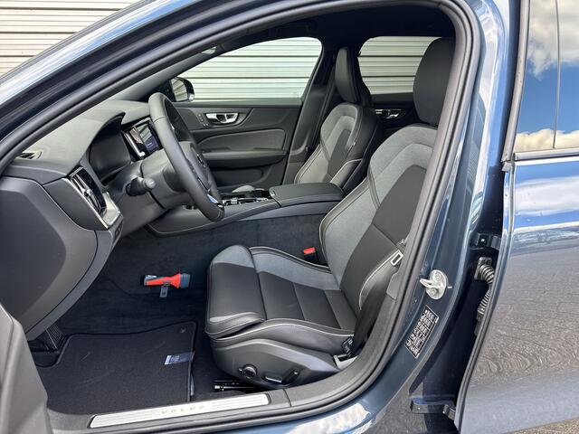 Volvo V60 2.0 T6 Plug-in hybrid AWD Plus Dark / Adapt. Cruise control / Camera / 19" LMV / 2.000KG trekgewicht