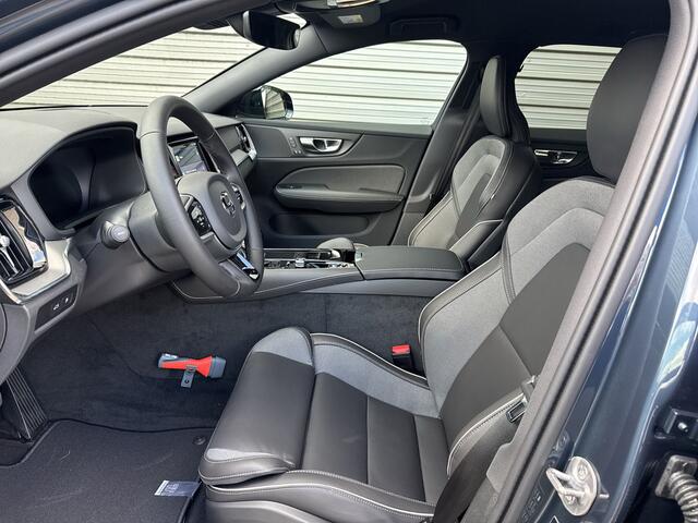 Volvo V60 2.0 T6 Plug-in hybrid AWD Plus Dark / Adapt. Cruise control / Camera / 19" LMV / 2.000KG trekgewicht