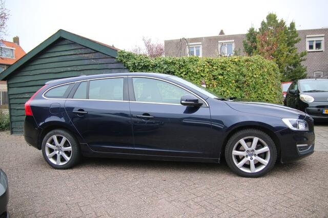 Volvo V60 2.0 T4 Summum