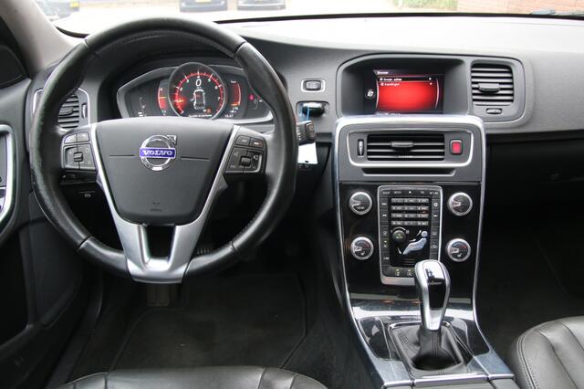 Volvo V60 2.0 T4 Summum
