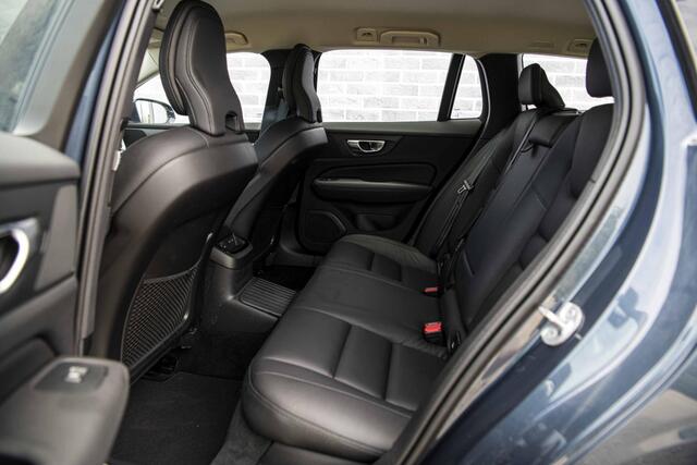 Volvo V60 2.0 T6 Plug-in hybrid AWD Plus Bright | Long Range | Trekhaak | Adaptieve Cruise Control | Keyless Entry | Google | Adaptieve LED koplampen