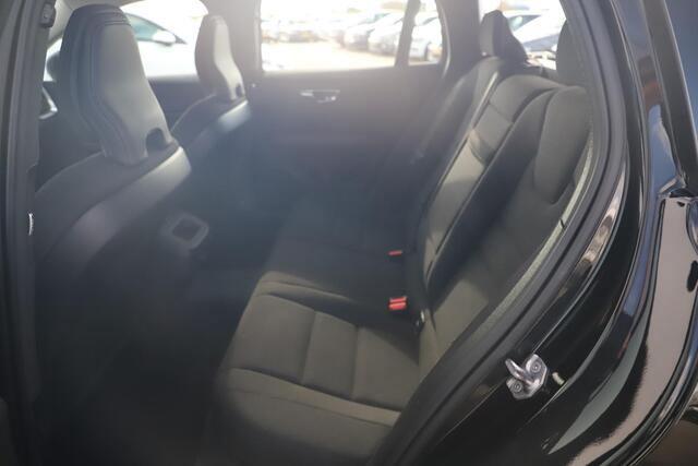 Volvo V60 2.0 B3 Momentum Advantage 164PK Trekhaak Navigatie Carplay Clima Cruise Rijstrooksensor Full LED Parkeersensor