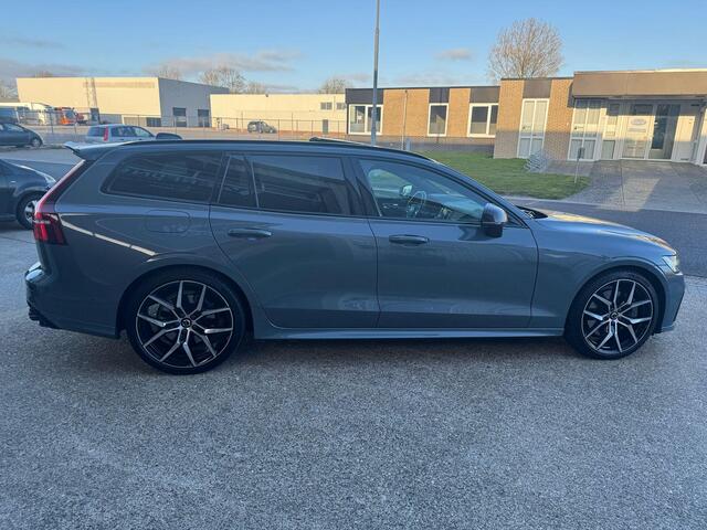 Volvo V60 2.0 T6 Plug-in hybrid AWD Plus Dark Meest Sportieve / Luxe uitvoering incl. meest uitgebreide Heico pakket