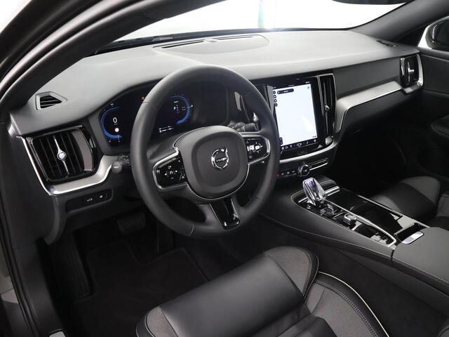 Volvo V60 2.0 T6 Plug-in hybrid AWD Plus Dark | Sportstoelen met Memory | Navigatie | Parkeercamera | Stoel/Stuurverarming | Keyless Go | Carplay |