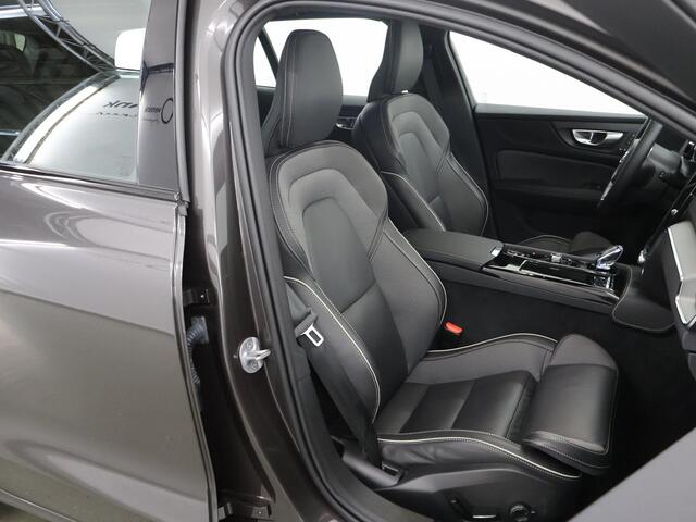 Volvo V60 2.0 T6 Plug-in hybrid AWD Plus Dark | Sportstoelen met Memory | Navigatie | Parkeercamera | Stoel/Stuurverarming | Keyless Go | Carplay |