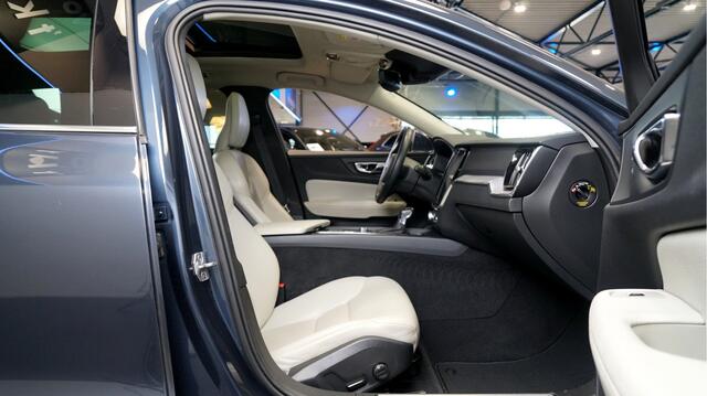 Volvo V60 2.0 T5 184kW/250pk Aut8 Business Pro PANORAMADAK + CLIMA + CRUISE + LEER + EL.TREKHAAK + LANE ASSIST + STOELVERWARMING + CD-SPELER + VOLVO ON-CALL + STOELVERWARMING + APPLE CARPLAY/ANDROID AUTO + DAB AUDIO + PARKSENSOREN V&A + 18" LM-VELGEN!!