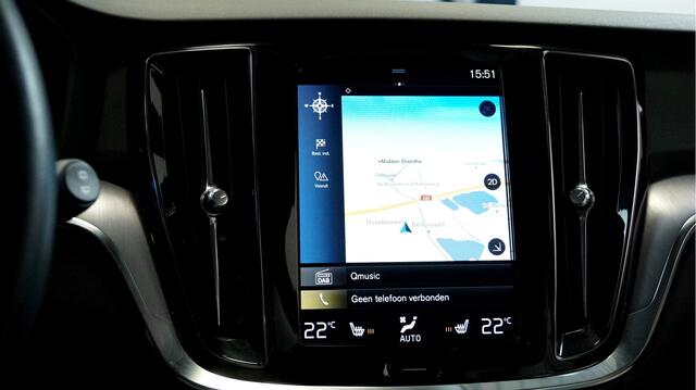 Volvo V60 2.0 T5 184kW/250pk Aut8 Business Pro PANORAMADAK + CLIMA + CRUISE + LEER + EL.TREKHAAK + LANE ASSIST + STOELVERWARMING + CD-SPELER + VOLVO ON-CALL + STOELVERWARMING + APPLE CARPLAY/ANDROID AUTO + DAB AUDIO + PARKSENSOREN V&A + 18" LM-VELGEN!!