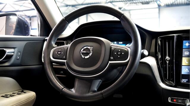 Volvo V60 2.0 T5 184kW/250pk Aut8 Business Pro PANORAMADAK + CLIMA + CRUISE + LEER + EL.TREKHAAK + LANE ASSIST + STOELVERWARMING + CD-SPELER + VOLVO ON-CALL + STOELVERWARMING + APPLE CARPLAY/ANDROID AUTO + DAB AUDIO + PARKSENSOREN V&A + 18" LM-VELGEN!!