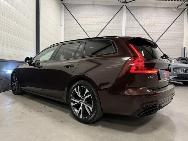 Volvo V60 T6 Recharge AWD R-Design PANO/MEMORY/H&K/CAMERA/KEYLESS/SPORT-LEER/18"/DAB/STANDKACHEL/PRIVACY/ELECTR.TREKHAAK/BLACK-LINE/MAPLE BROWN METALLIC