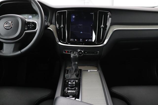 Volvo V60 2.0 T5 Inscription | Leder | Stoelverwarming | Carplay | Navigatie | Full LED | Climate control | PDC | Cruise control
