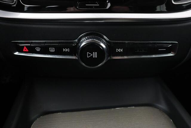 Volvo V60 2.0 T5 Inscription | Leder | Stoelverwarming | Carplay | Navigatie | Full LED | Climate control | PDC | Cruise control