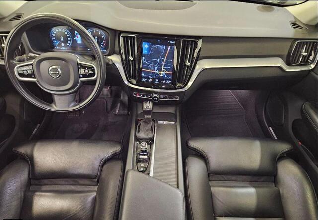 Volvo V60 2.0 T5 Momentum | Trekhaak | Adaptieve Cruise Controle | Blis | Standkachel | Leder | Stoel + Stuur verwarming |