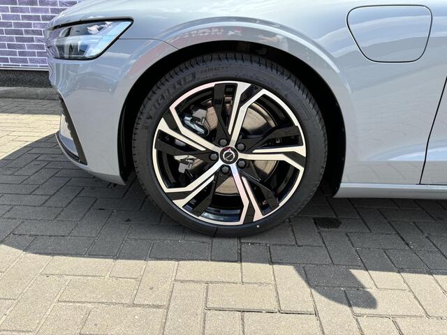 Volvo V60 T6 Recharge AWD Plus Dark Long Range - demo - | Trekhaak | Contourstoelen | 19" LM velgen | Elektr. stoelbediening | Stoel/stuurverwarming | Google Maps