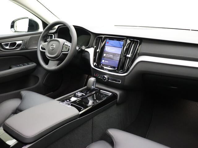 Volvo V60 T8 455pk AWD Ultra Dark / Head-Up / Panoramadak / El. Trekhaak / 19'' / FULL-LED / Harman&Kardon / Lederen Dashboard / Adapt. Cruise / BLIS / Achterb. Verwarming /