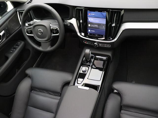 Volvo V60 T8 455pk AWD Ultra Dark / Head-Up / Panoramadak / El. Trekhaak / 19'' / FULL-LED / Harman&Kardon / Lederen Dashboard / Adapt. Cruise / BLIS / Achterb. Verwarming /