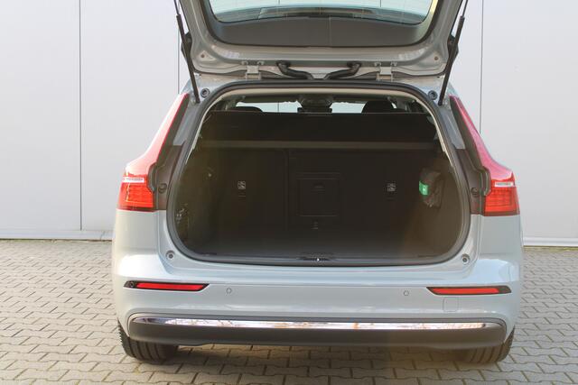 Volvo V60 2.0 T6 Plug-in hybrid AWD Essential Edition