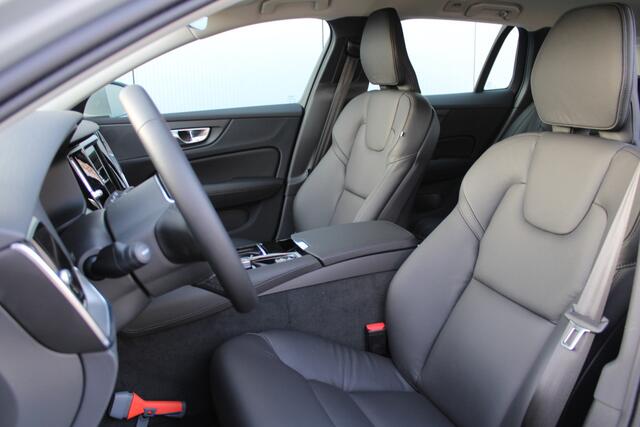 Volvo V60 2.0 T6 Plug-in hybrid AWD Essential Edition