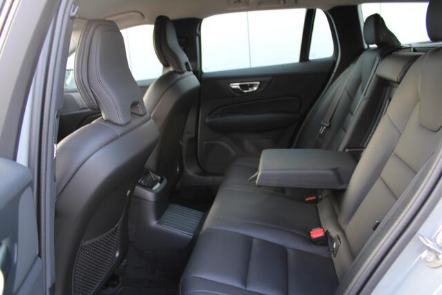 Volvo V60 2.0 T6 Plug-in hybrid AWD Essential Edition