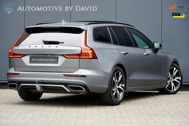 Volvo V60 2.0 B3 163 PK R-DESIGN AUTOMAAT / BTW AUTO / TREKHAAK / PANORAMADAK / ACHTERBANKVERWARMING / HARMAN KARDON / ELEK VOORSTOELEN / STOELVERWARMING