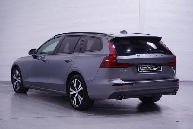 Volvo V60 2.0 D B4 Momentum Stuur- en stoelverwarming Camera PDC v+a Ledkoplampen
